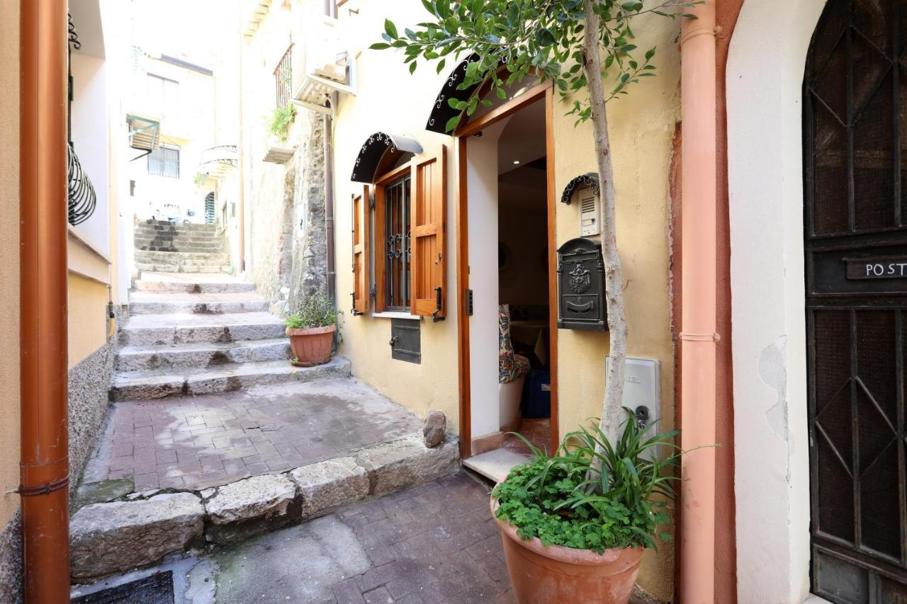 Porta Catania & Duomo Cozy Apartment Taormina Kültér fotó